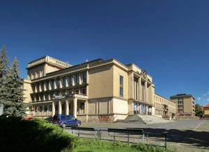 안토닌 드보르자크 극장이 있는 문화 회관