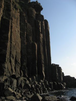 이키쓰키섬 서쪽 해안의 절벽, 사이카이 국립공원