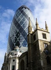 30 St Mary Axe, 런던에서 유명한 건물이다.