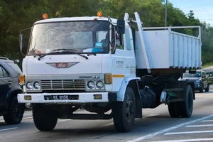 브루나이의 페이스리프트 이전 히노 레인저 FF173.