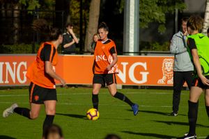 메럴 판 동언(2018년 11월 6일 네덜란드 팀 훈련)