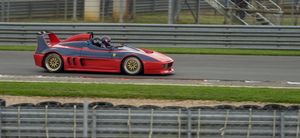 트랙 위의 페라리 348 바르케타 콤페티치오네
