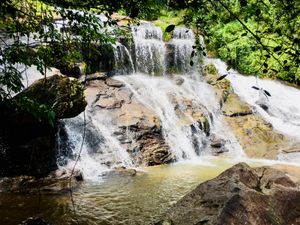 고라카엘라 폭포