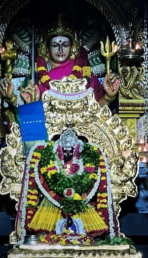 사원의 주신 마리암만의 신사