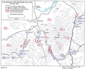 4월 25일 오전 9시 상황 지도: 글로스터 대대는 5Y로에서 서쪽, 설마리 근처 235고지에 고립되어 있다. 여단의 주요 퇴각로는 11로이다. 벨기에 대대는 여단의 지휘소 근처에서 차단 위치를 점유하고 있으며, 왕립 노섬벌랜드 퓨질리어 연대(RNF), 왕립 얼스터 소총 연대(RUR) 및 제8기병 연대는 더 북쪽에 위치해 있다. 미 제65보병 연대의 일부가 추가 지원을 제공한다. 글로스터 대대 D중대의 탈출 경로도 표시되어 있다.