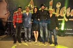 선전 콘서트에 참가하는 스탭·캐스트