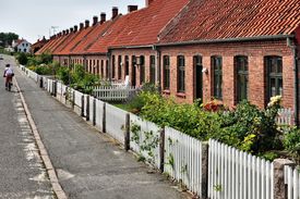 덴마크 보른홀름 섬의 앞뜰 열
