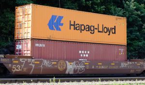 Hapag-Lloyd 40' 컨테이너가 적재된 인터모달 열차