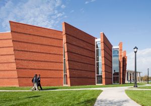 델라웨어 주립 대학교 웰니스 및 레크리에이션 센터