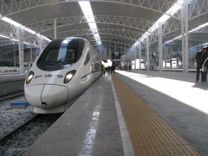 지린역에 정차한 CRH5 전동열차