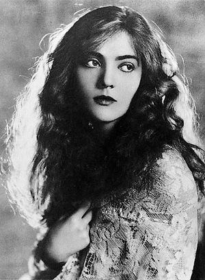 도로시 맥케일 (1920년경)