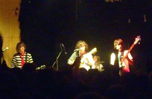 2006년 더 뷰가 The Doghouse에서 공연하는 모습