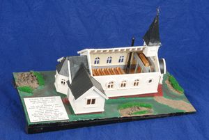 그리트비켄에 있는 포경업자 교회의 모형, 사네피오르 박물관 전시품.