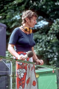 카르멘 토마스와 함께한 Hallo Ü-Wagen (헬로 라디오 밴) 1982년