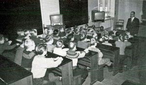 1957년 헬싱키의 라핀라흐티 초등학교에서 교육에 TV를 사용하는 실험