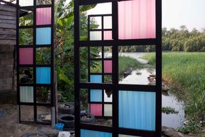 Salifou Lindou, Face à l'eau, Bonamouti-Deido, 두알라, 2010. doual'art가 SUD 살롱 우르뱅 드 두알라를 위해 위탁.