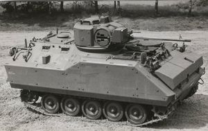 초기 네덜란드 YPR-765 PRI 모델로, 포탑형 욀리콘 KBA 25mm 기관포와 적외선 탐조등을 장착하고 있다.