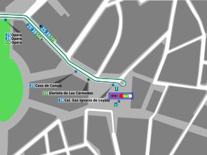 역 주변의 버스 정류장