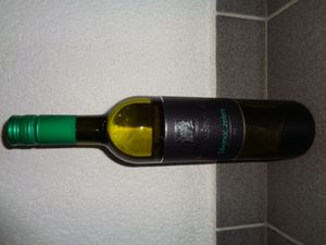 메지무르예 현에서 생산된 '그린 실바너' 와인 병