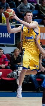 힘키에서 뛰고 있는 프리존