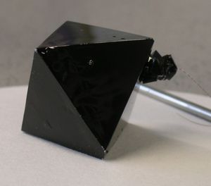 크롬 명반 결정.