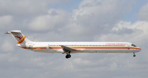 2009년의 수리남 항공 소속 맥도넬 더글러스 MD-82.