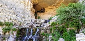 아브라함 강의 원천인 레바논의 아프카 동굴