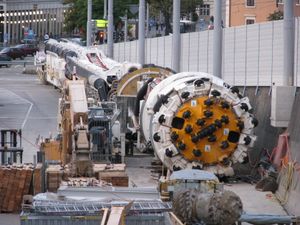 취리히 외를리콘 근처 알트슈테텐-취리히-외를리콘의 와인베르크 터널 현장의 터널 굴착기