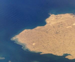 카타르 반도 북부의 위성 이미지.
