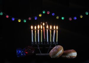 수프가니야는 전 세계 하누카의 상징이다.