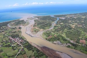 태풍 봉퐁 이후의 아고스 강