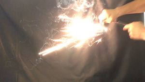 메탈 매치에 의한 불꽃