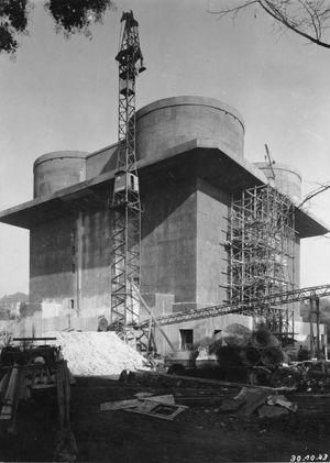 플라크 타워 건설 중(1942)