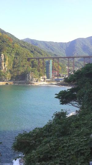 건설 중인 신설 교각