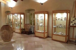 포르테 궁전에 위치한 시립 박물관 및 도자기 갤러리