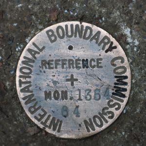 피전 강에 있는 국제 경계 위원회 참조 기념물