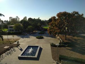 바우어 센터에서 서쪽을 바라본 CMC 캠퍼스