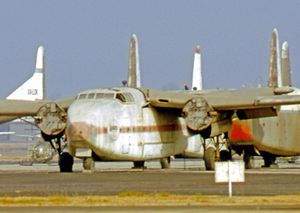 영화 촬영을 위해 가상의 아라비아 석유 회사의 마킹으로 칠해진 Fairchild C-82A N53228