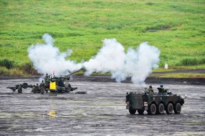 특과 교도대(特科教導隊)에서 지휘차로 사용되는 96식 장륜 장갑차