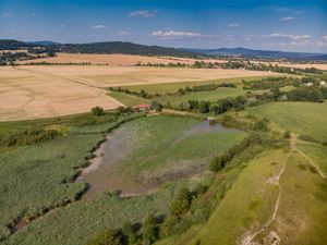 이친 서쪽의 풍경