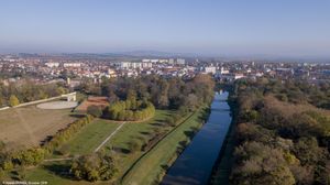 베세일리 나드 모라보우와 주변 풍경