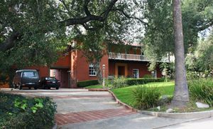 찰스 가족의 집으로 사용된 집