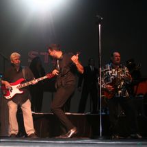 던(왼쪽), 가이 세바스찬 (중앙) 및 스티브 크로퍼 (오른쪽)의 멤피스 투어 호주 투어