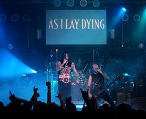 2011년 플로리다주 포트 로더데일에서 공연하는 As I Lay Dying