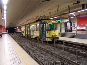 할/할레포르트 프리메트로 역의 트램