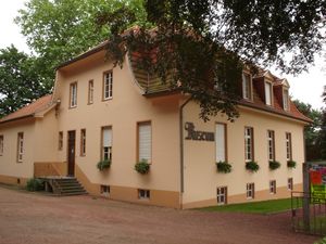 노이모레스네의 작은 박물관은 "중립 모레스네"의 역사를 전시하고 있다. 다만 2019년 현재는 개관하지 않았다.