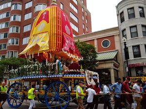 미국 매사추세츠주 보스턴의 거리에서 열리는 하레 크리슈나 라타 야트라.