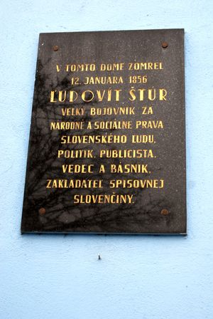 류도비트 슈투르 기념 명판 (박물관 벽)
