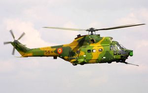 대전차전에 사용되는 IAR-330 퓨마 SOCAT