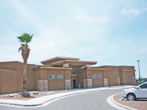 Desert Lakes 골프 코스의 새로운 클럽하우스는 2007년에 건설되었다.